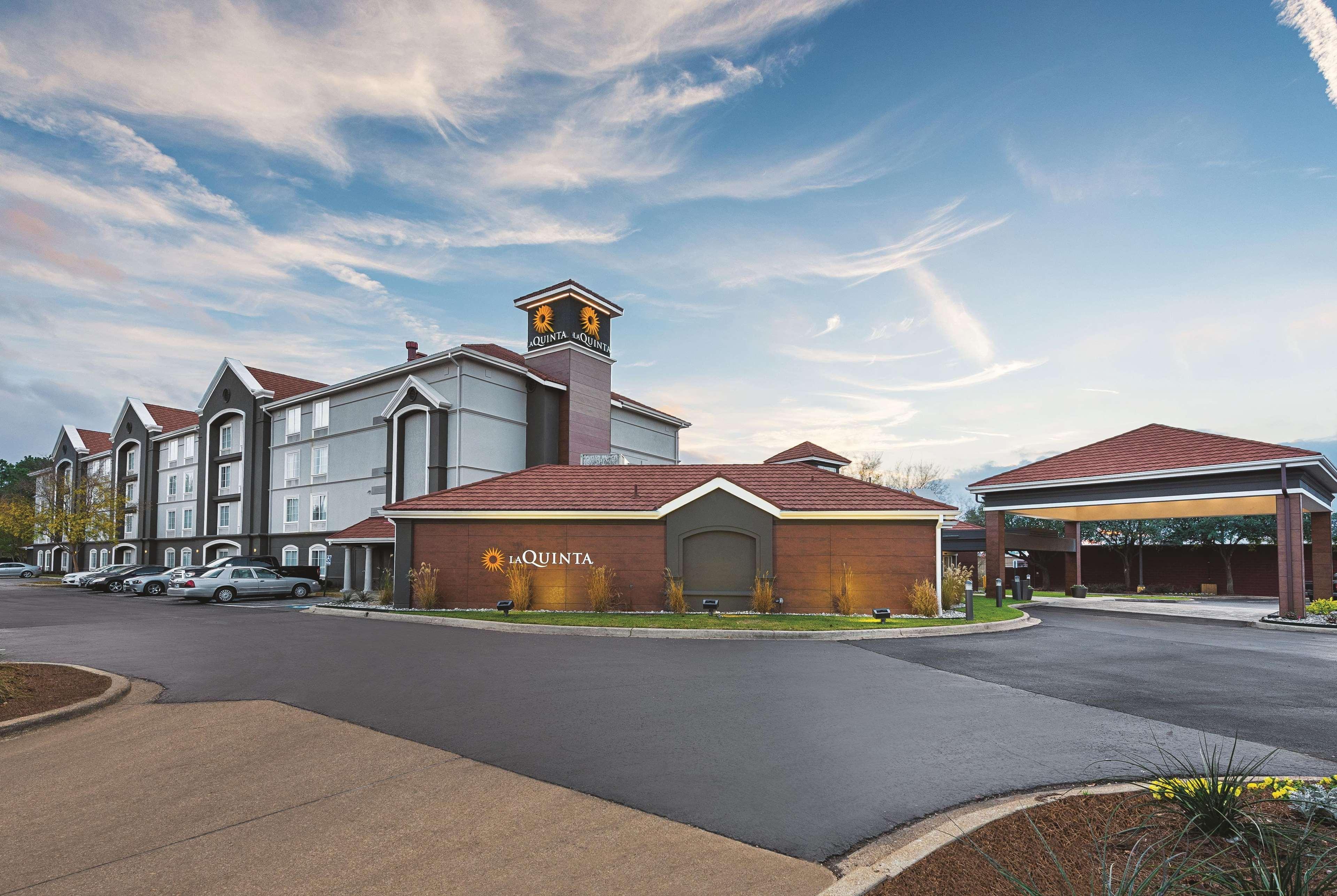 La Quinta By Wyndham Shreveport Airport Hotel Exterior photo