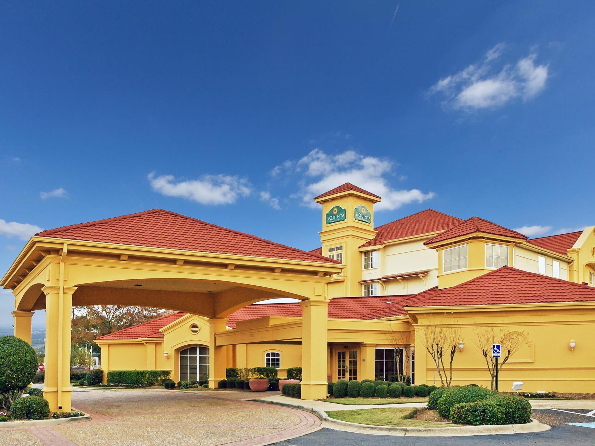 La Quinta By Wyndham Shreveport Airport Hotel Exterior photo